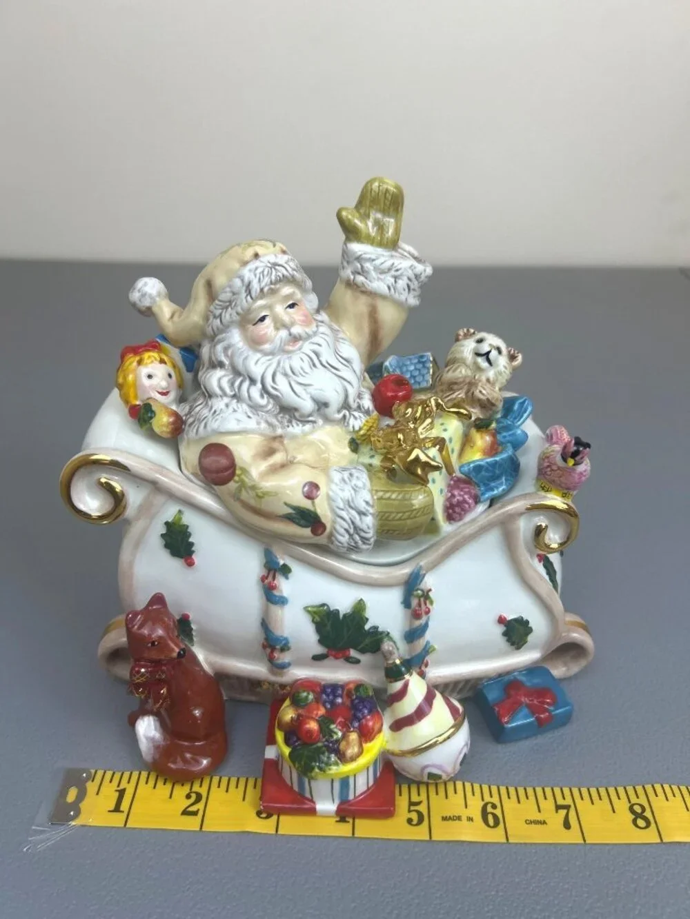 Waterford Holiday Heirlooms Georgian Santa Sleigh Ceramic Candy Jar Gold Rim Lid